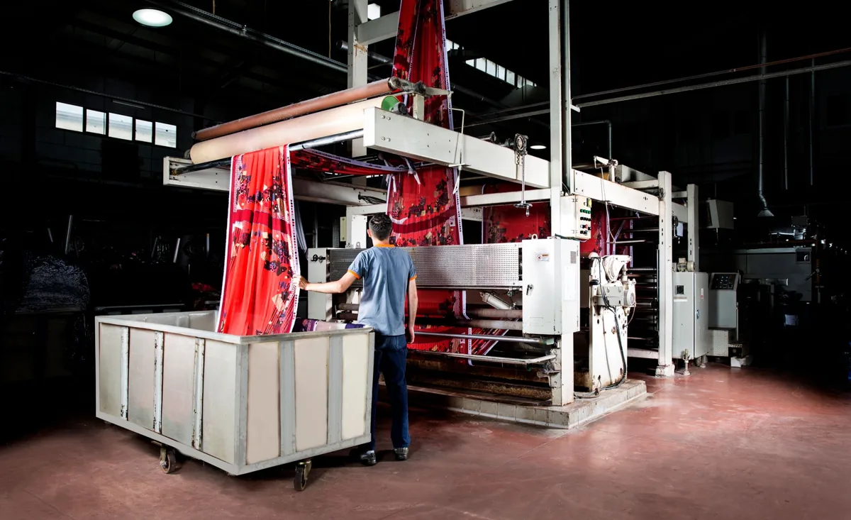 Atelier d’impression, machines en fonctionnement